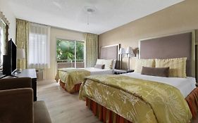 Plantation Hale Suites